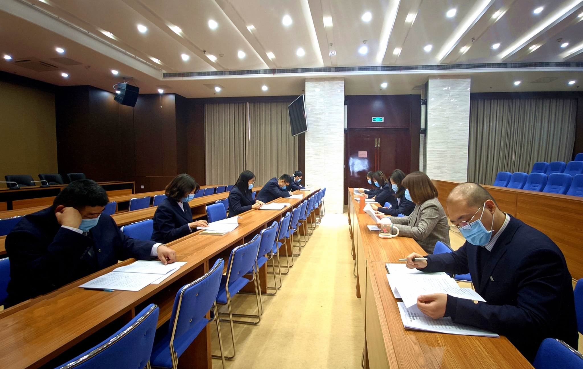 掀起學(xué)習(xí)“兩會(huì)”精神熱潮 ，確保各項(xiàng)任務(wù)全面貫徹落實(shí)！