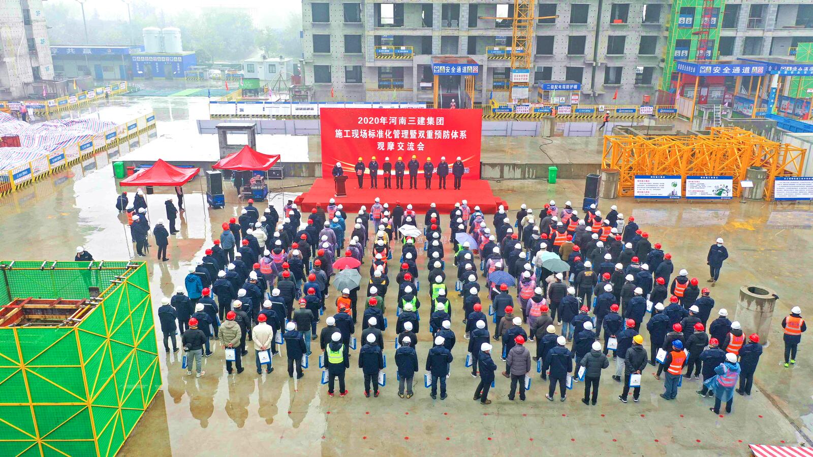 集團(tuán)公司在凌波苑高層住宅項(xiàng)目舉辦施工現(xiàn)場(chǎng)標(biāo)準(zhǔn)化管理暨雙重預(yù)防體系觀摩會(huì)！