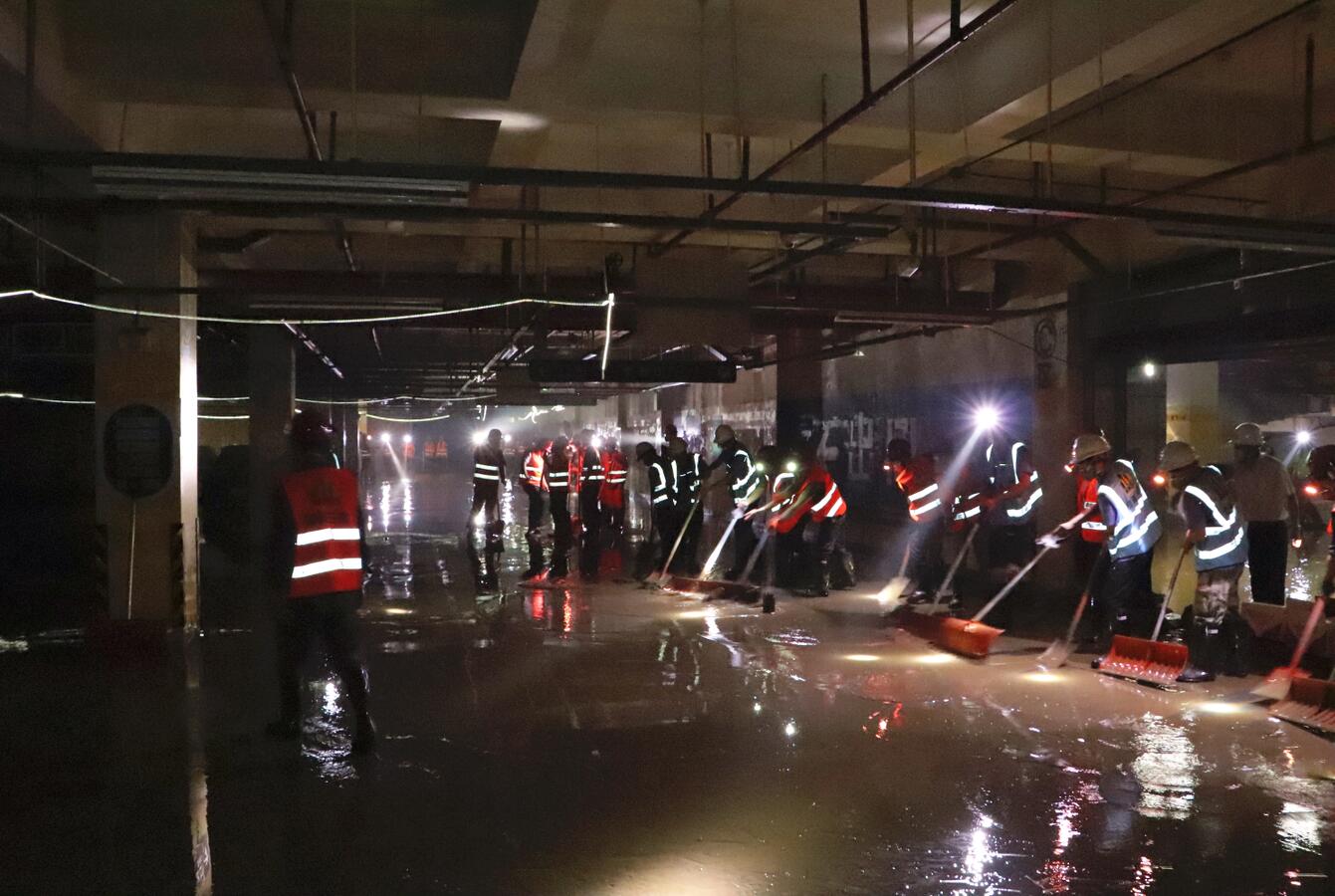 抗洪搶險(xiǎn)，河南三建在行動(dòng)——鄭州阜外華中心血管病醫(yī)院清淤攻堅(jiān)紀(jì)實(shí)